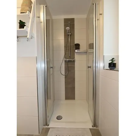 Holiday home Marinapark 147 Modern Retreat Walchum